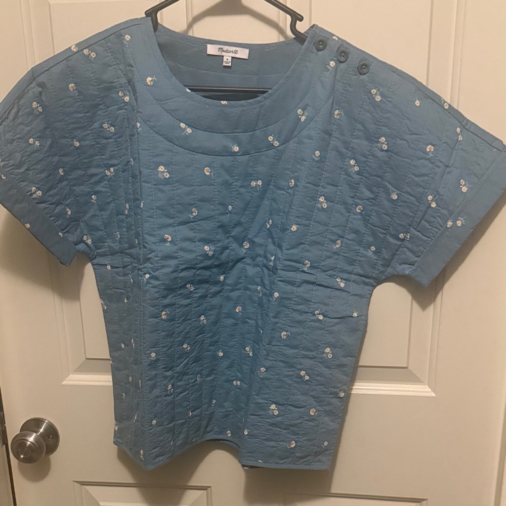 Madewell Blue Quilted Short-Sleeve Top with White Floral Dots